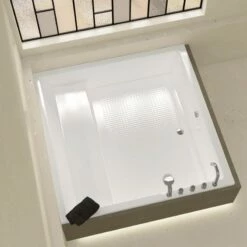 Baignoire Carrée + Robinetterie, 180x180 Cm, Acrylique, Quadra -Produits De Salle De Bain Soldes 2024 baignoire carree 180x180 cm acrylique quadra 2