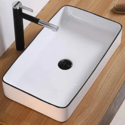 Vasque à Poser 60,5 X 35 Cm, En Céramique, Blanc Et Liseré Noir - Chic -Produits De Salle De Bain Soldes 2024 vasque a poser en ceramique blanc et lisere noir 605 x 35 cm chic 1